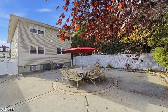 21 Lincoln Pkwy, Bayonne City, NJ 07002