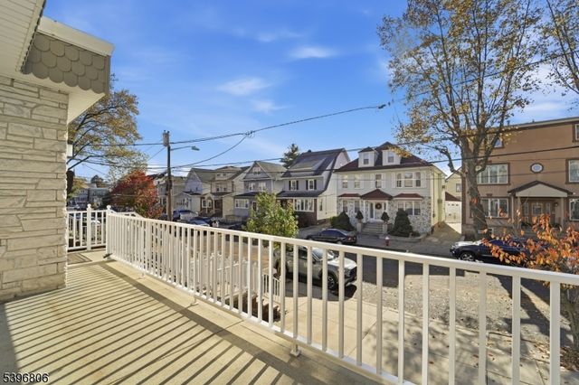 21 Lincoln Pkwy, Bayonne City, NJ 07002