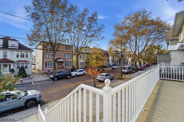 21 Lincoln Pkwy, Bayonne City, NJ 07002