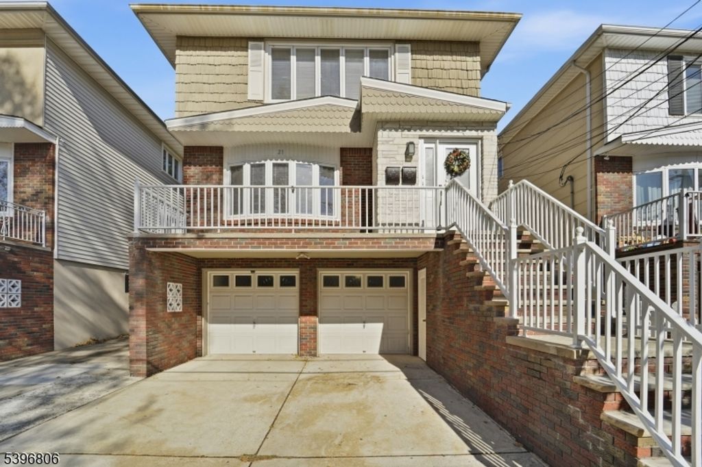21 Lincoln Pkwy, Bayonne City, NJ 07002