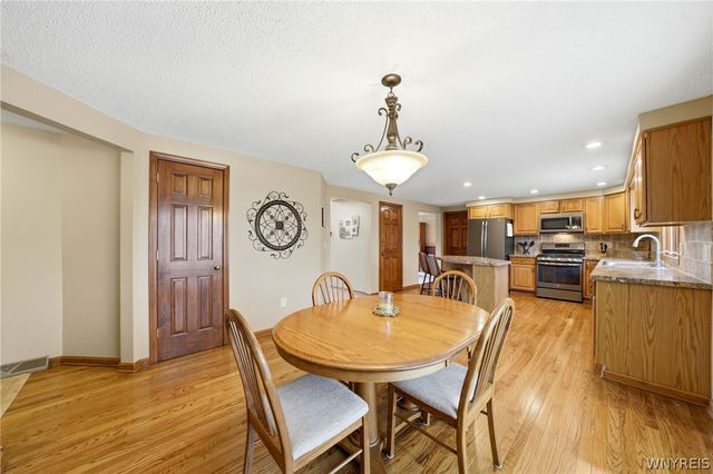 3460 Parkwood Common, Hamburg, NY 14075