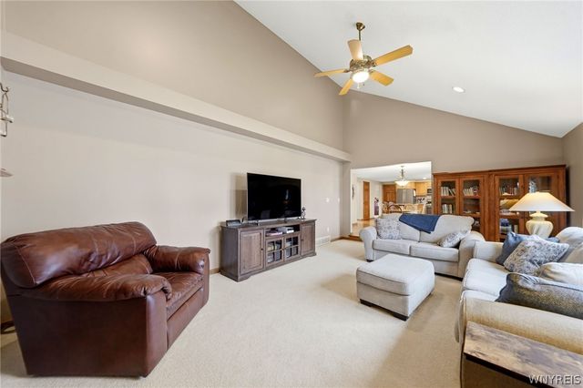 3460 Parkwood Common, Hamburg, NY 14075