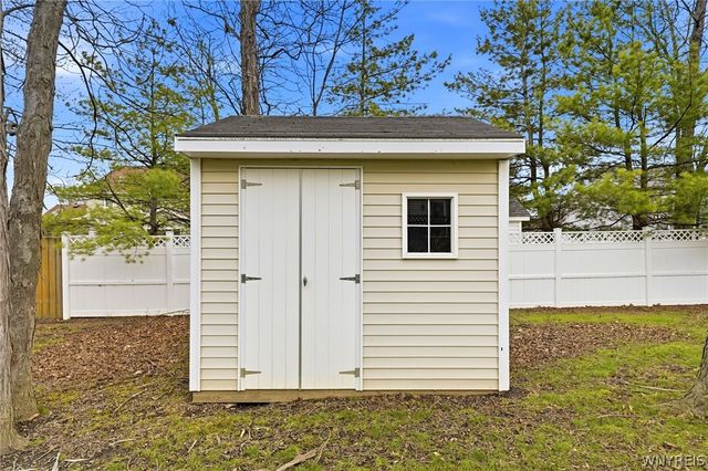3460 Parkwood Common, Hamburg, NY 14075