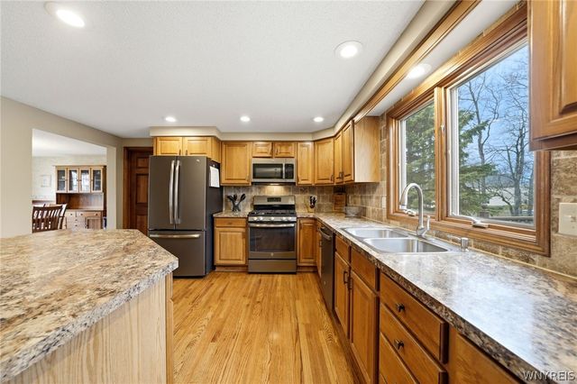 3460 Parkwood Common, Hamburg, NY 14075