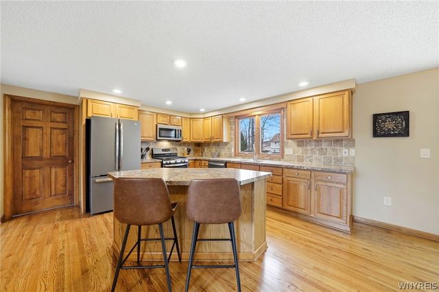 3460 Parkwood Common, Hamburg, NY 14075