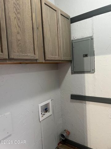 1306 Curtin Avenue, Seneca, MO 64865