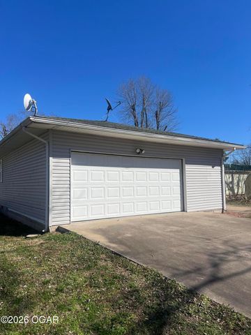 1306 Curtin Avenue, Seneca, MO 64865