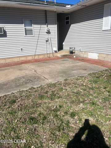 1306 Curtin Avenue, Seneca, MO 64865