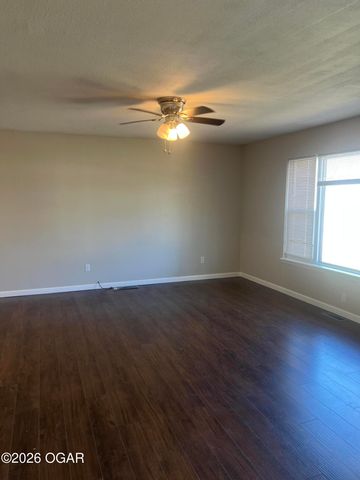 1306 Curtin Avenue, Seneca, MO 64865