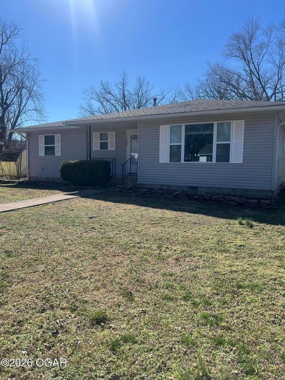 1306 Curtin Avenue, Seneca, MO 64865