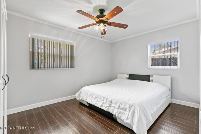 5937 LORAN Drive N, Jacksonville, FL 32216