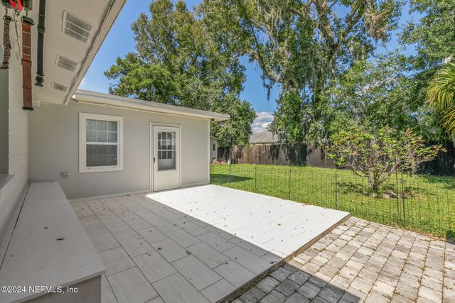 5937 LORAN Drive N, Jacksonville, FL 32216