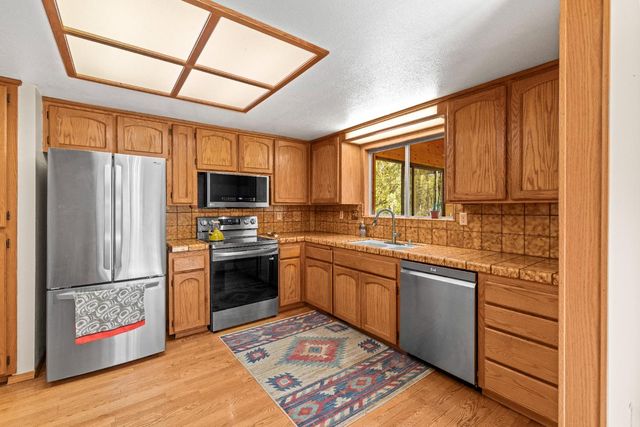 12040 Torrey Pines Drive, Auburn, CA 95602