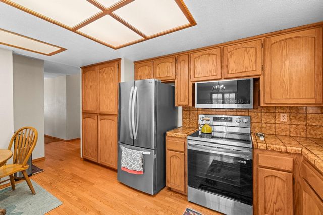 12040 Torrey Pines Drive, Auburn, CA 95602