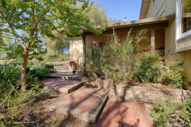 12040 Torrey Pines Drive, Auburn, CA 95602