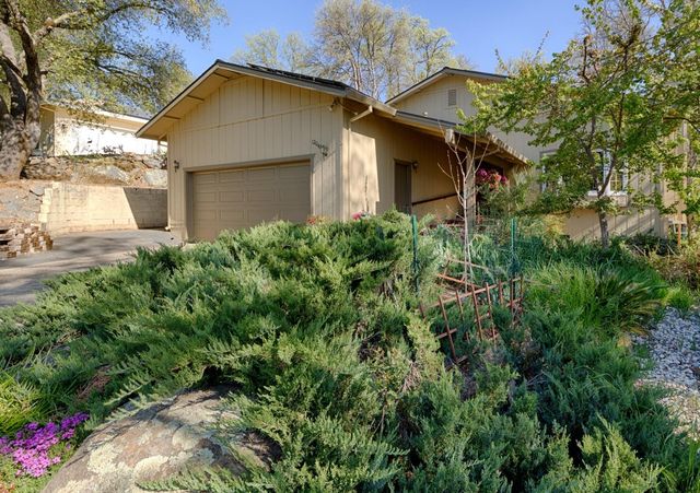 12040 Torrey Pines Drive, Auburn, CA 95602