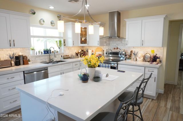 1550 E DESERT INN Drive, Chandler, AZ 85249