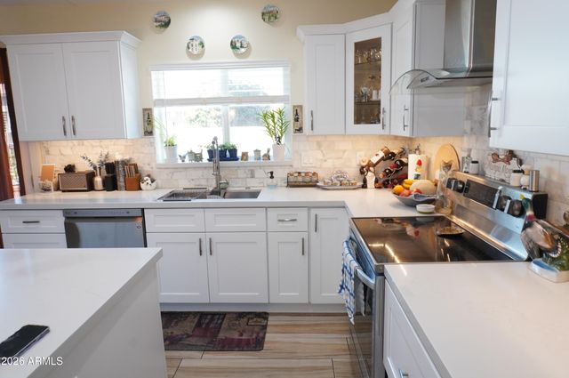 1550 E DESERT INN Drive, Chandler, AZ 85249