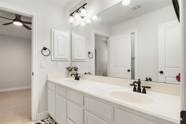 5581 Beacon Hill Drive, Frisco, TX 75036