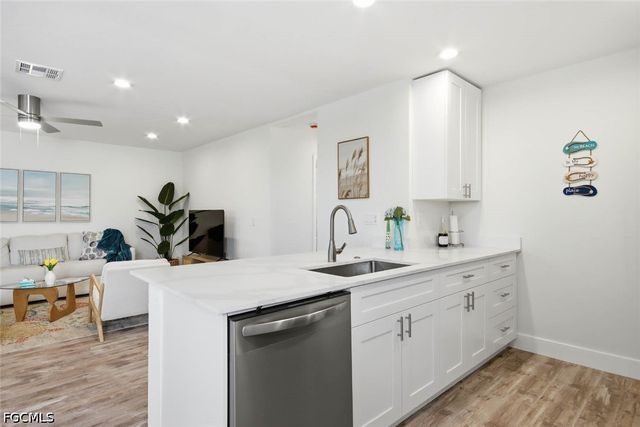 805 E Gulf DR 8A, Sanibel, FL 33957