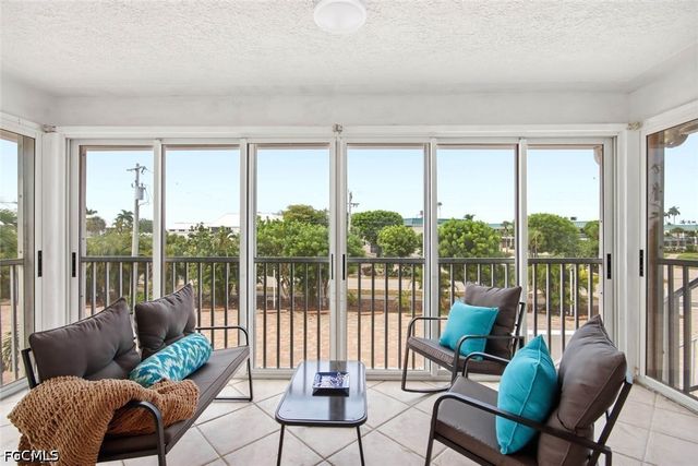 805 E Gulf DR 8A, Sanibel, FL 33957