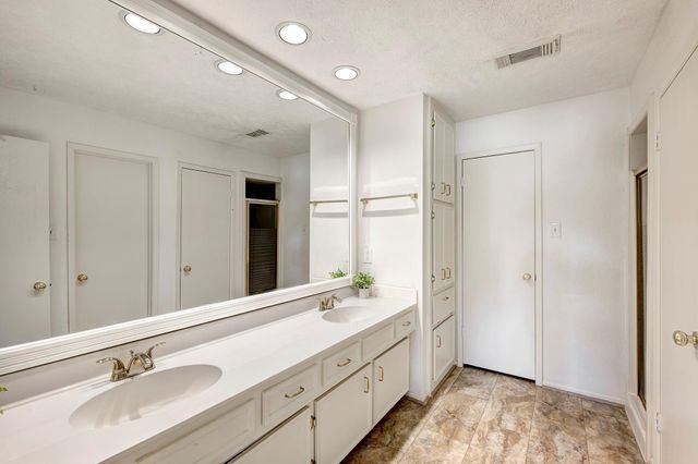 9931 Sageglow Drive, Houston, TX 77089