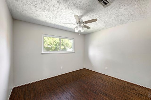 9931 Sageglow Drive, Houston, TX 77089