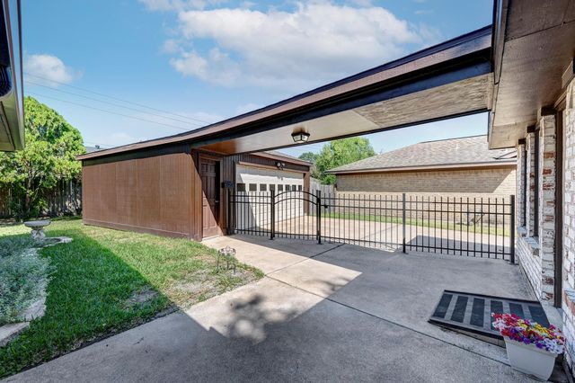 9931 Sageglow Drive, Houston, TX 77089