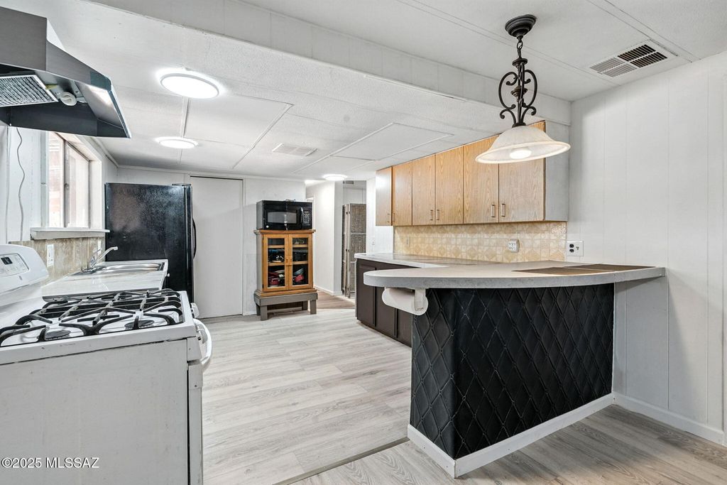 13227 W El Lobo Road, Tucson, AZ 85743