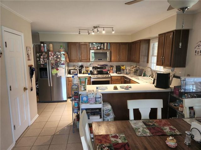 4656 Chimney Rock Drive SW, Lilburn, GA 30047