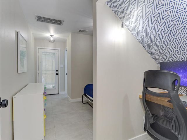 1706 Tuam Street C, Houston, TX 77004