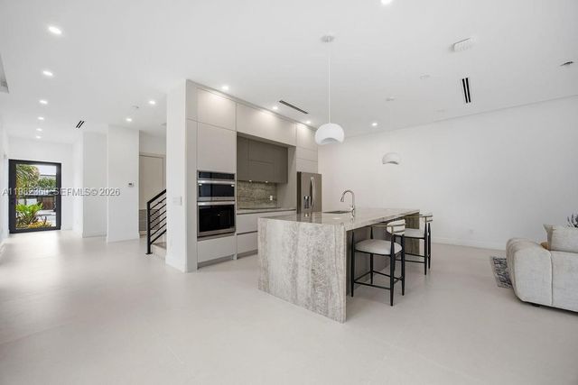 1321 NE 13th Ave 1321, Fort Lauderdale, FL 33304