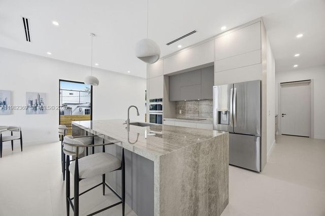 1321 NE 13th Ave 1321, Fort Lauderdale, FL 33304