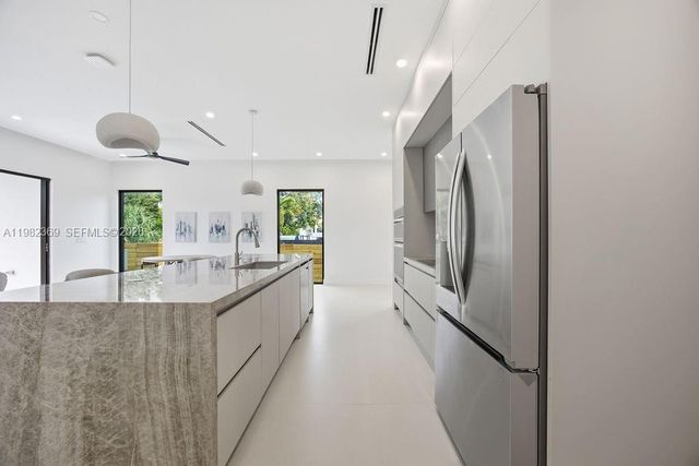 1321 NE 13th Ave 1321, Fort Lauderdale, FL 33304