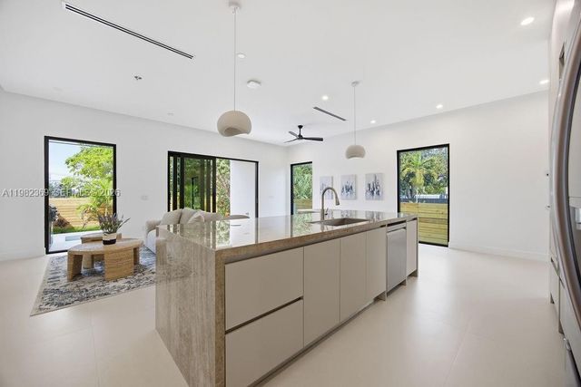 1321 NE 13th Ave 1321, Fort Lauderdale, FL 33304