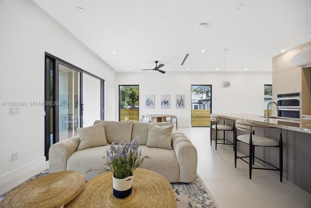 1321 NE 13th Ave 1321, Fort Lauderdale, FL 33304