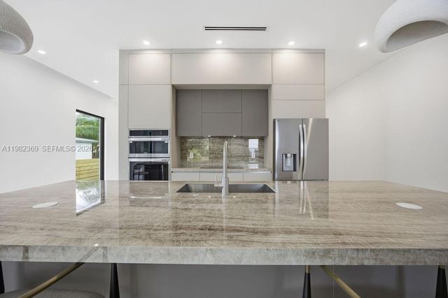 1321 NE 13th Ave 1321, Fort Lauderdale, FL 33304