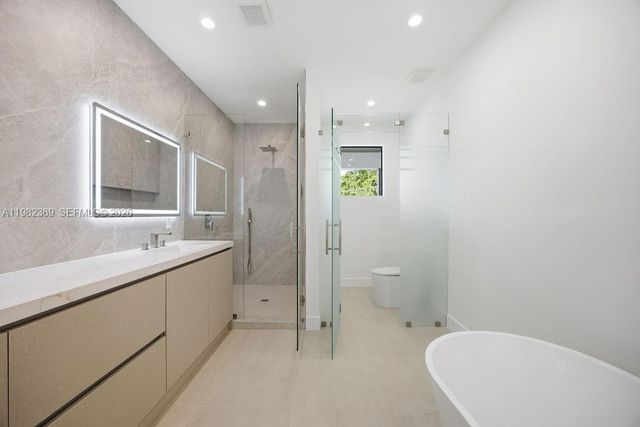 1321 NE 13th Ave 1321, Fort Lauderdale, FL 33304