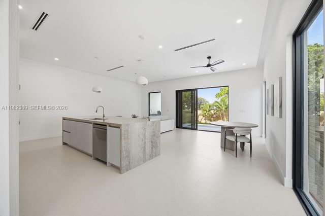 1321 NE 13th Ave 1321, Fort Lauderdale, FL 33304