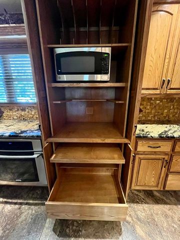 1407 Amarillo Street, Plainview, TX 79072