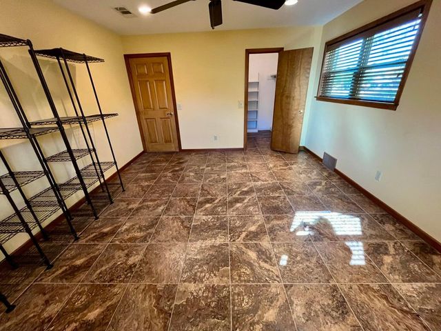 1407 Amarillo Street, Plainview, TX 79072