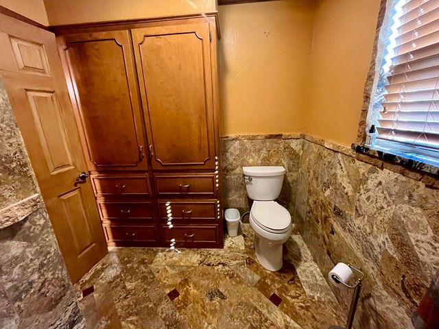 1407 Amarillo Street, Plainview, TX 79072