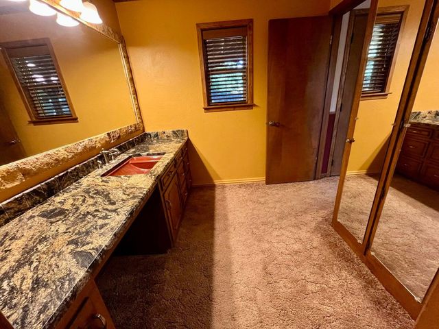 1407 Amarillo Street, Plainview, TX 79072