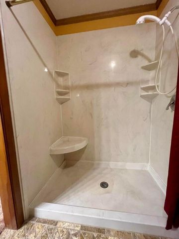 1407 Amarillo Street, Plainview, TX 79072