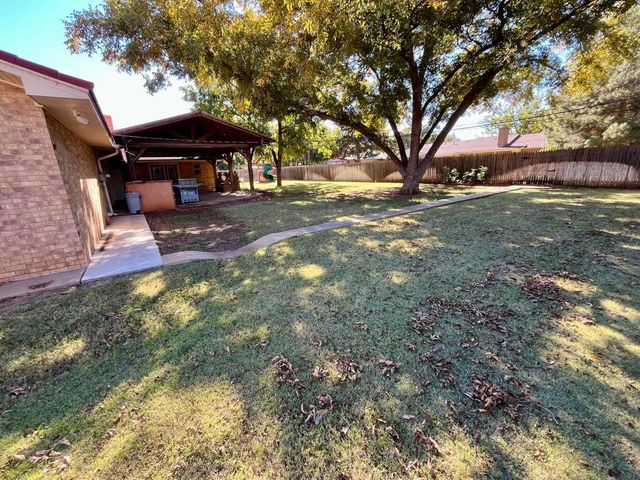 1407 Amarillo Street, Plainview, TX 79072