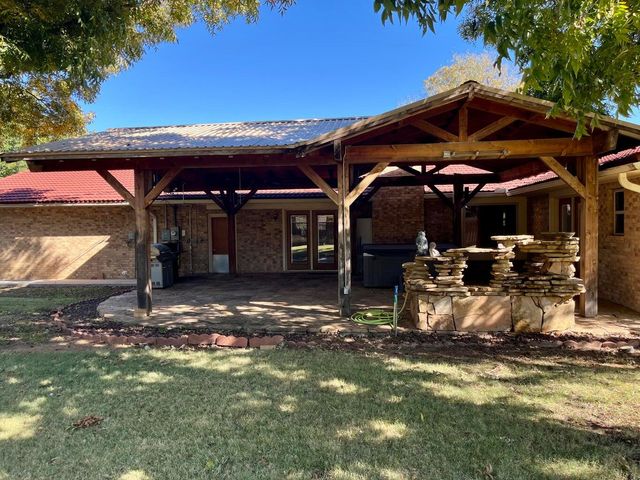 1407 Amarillo Street, Plainview, TX 79072