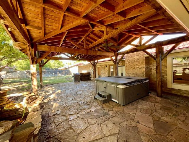 1407 Amarillo Street, Plainview, TX 79072