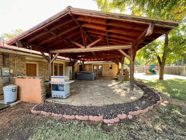 1407 Amarillo Street, Plainview, TX 79072