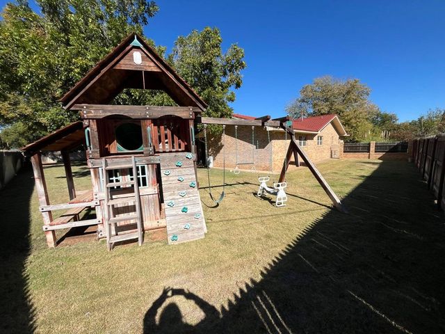 1407 Amarillo Street, Plainview, TX 79072