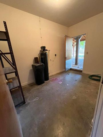 1407 Amarillo Street, Plainview, TX 79072